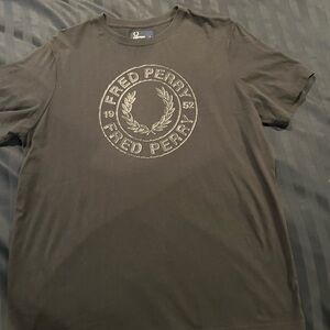Fred Perry t shirt size large